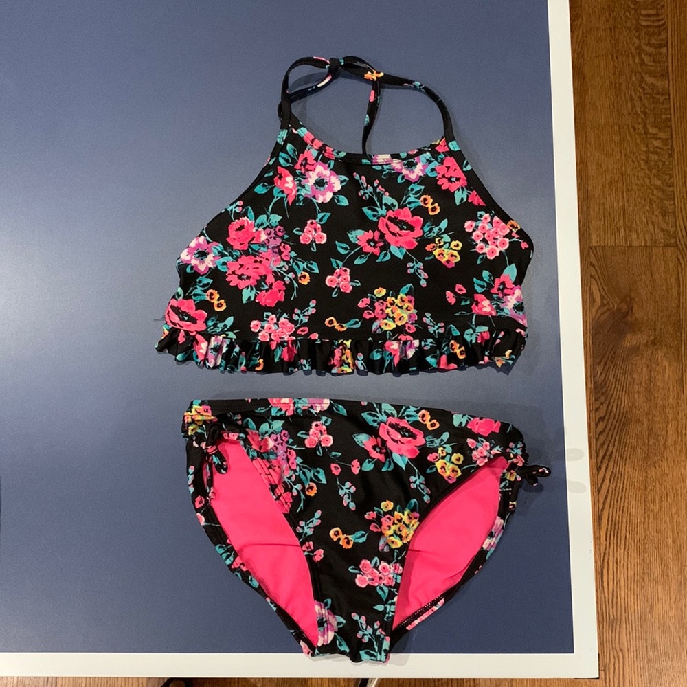 Black and floral size 10 xhilaration 2 piece bikini